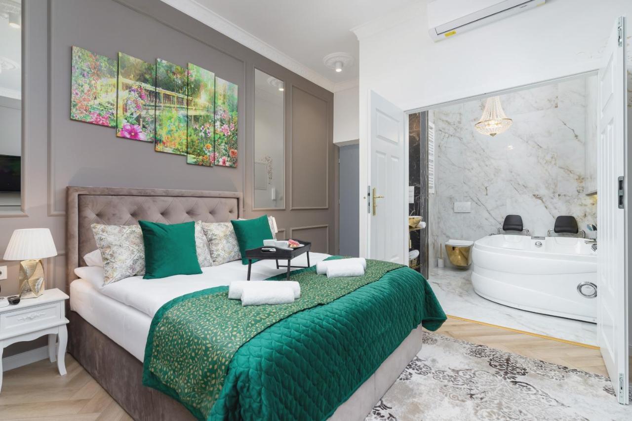 Kazimierz Studio With Jacuzzi By Renters Prestige Cracovie Extérieur photo