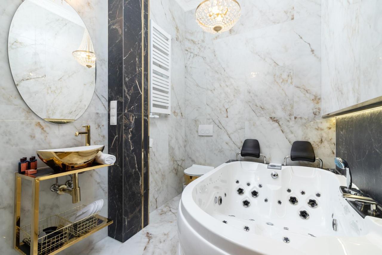 Kazimierz Studio With Jacuzzi By Renters Prestige Cracovie Extérieur photo